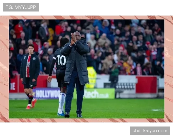 斯特拉斯堡主教练维埃拉出席赛前发布会，回应关于其将执教国家队的传闻